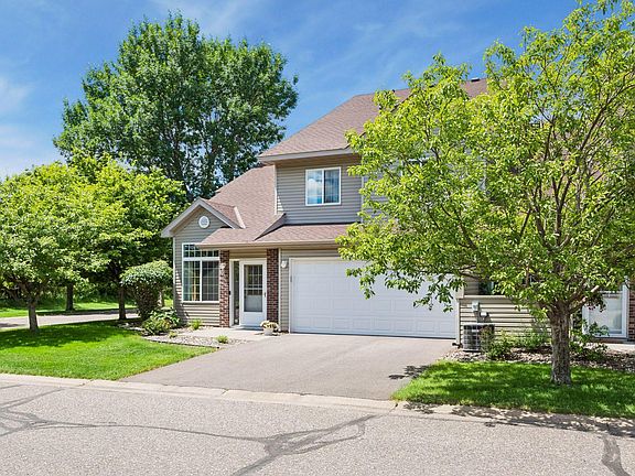 3rd image of 2331 Oakridge Cir