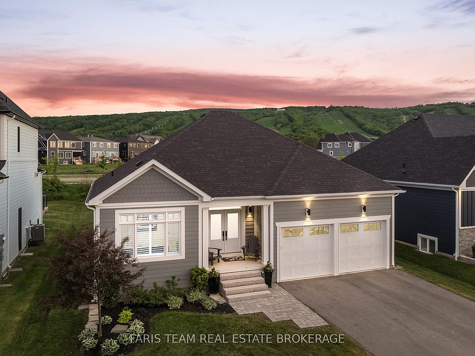1st image of 107 Stillwater Cres