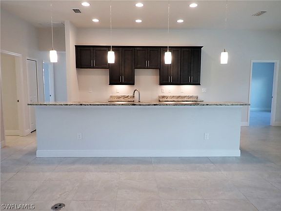 4th image of 109 NE 12th Court Cpe
