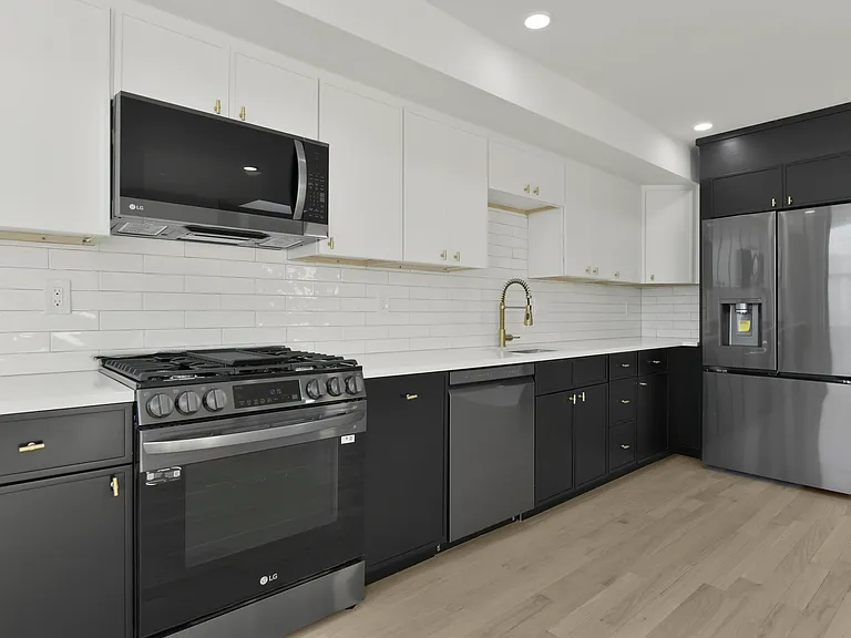 280-282 Sumner St #2 — Photo 7
