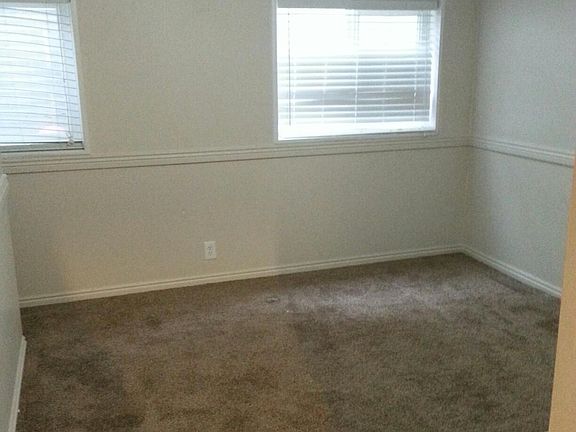 4th image of 2902 W Dunraven Dr