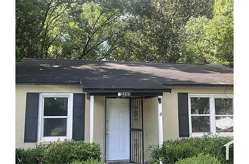 2205 Bankhead St Photo 1