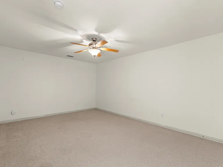 7904 Hannah St — Photo 12