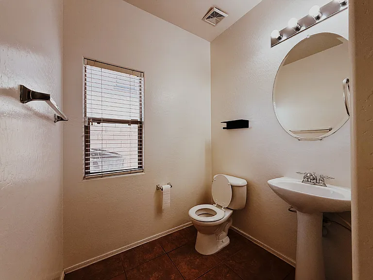 906 S 118th Ln — Photo 39