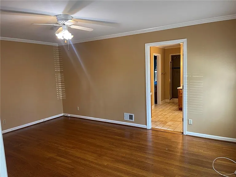 119 Woodlawn Dr NE — Photo 40