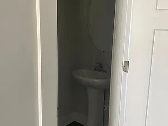 5th image of 196 Fair Orchard Way