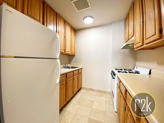 2nd image of 25-23 36th St #2F