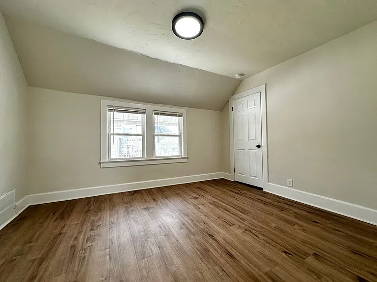1152 Stuart St — Photo 16