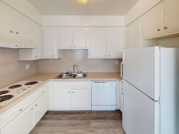 4th image of 7925 Romaine St APT 201