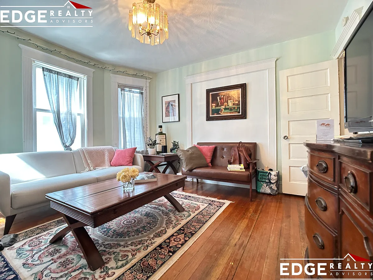 Building Photo - 25 Montfern Ave #1