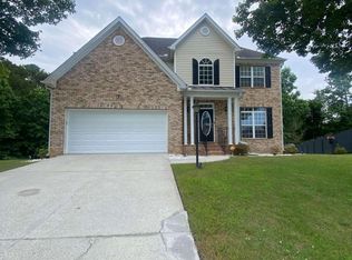 3973 Maple Tree Ln, Loganville, GA 30052