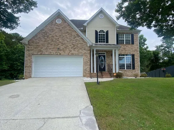 3973 Maple Tree Ln, Loganville, GA 30052