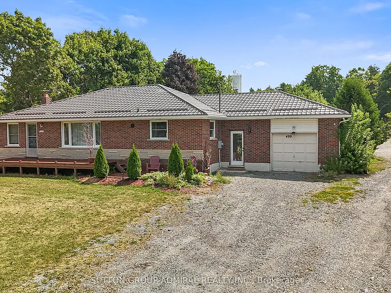 499 York St #UPPER — Photo 1