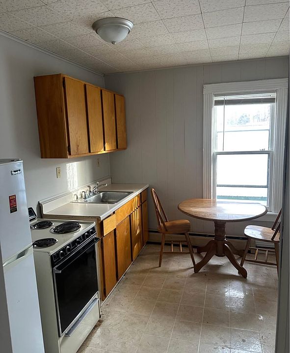 1st image of 3 Gobel Ave #3