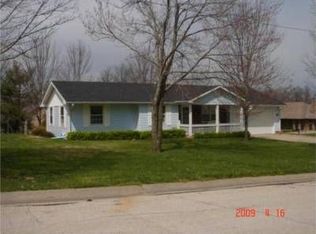 102 Rohrer Heights Dr, Osawatomie, KS 66064