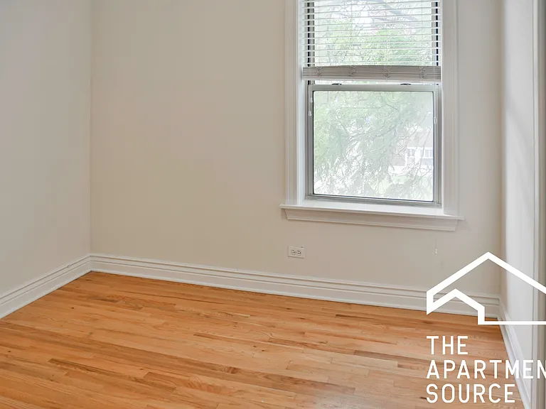 1210 W Waveland Ave #1 — Photo 7