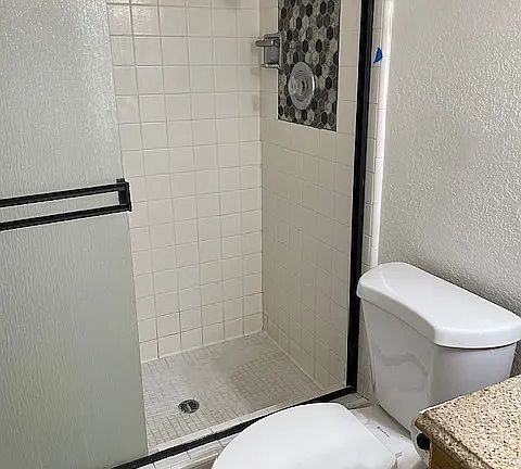 4th image of 1558 E Emerald Ave