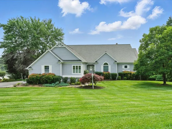 35 Lake Shore Dr, Union Hall, VA 24176