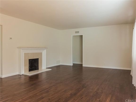 3rd image of 10346 Bogardus Ave