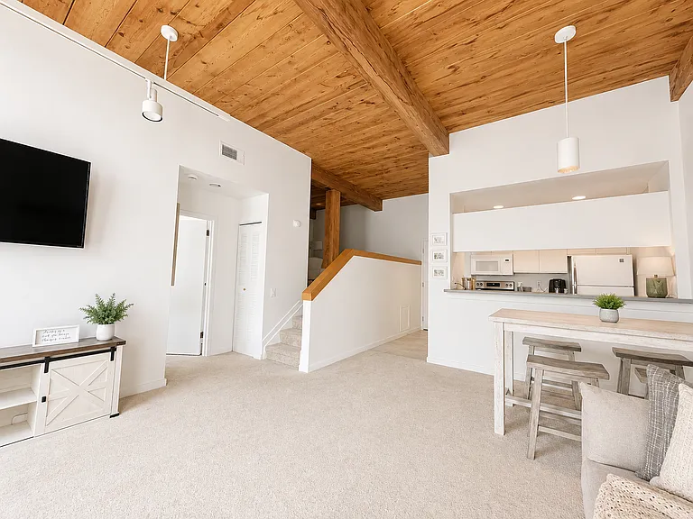 2639 Boston St #206 — Photo 2