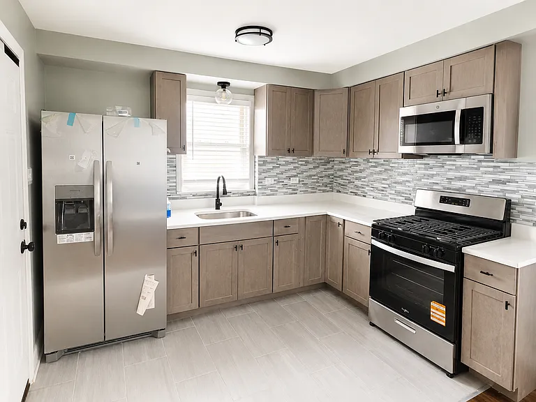 5337 W Gladys Ave #2 — Photo 8