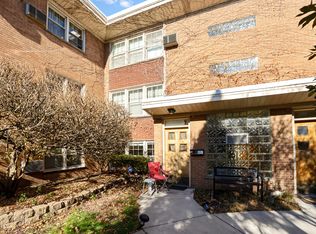 7534 N Ridge Blvd APT 1W, Chicago, IL 60645