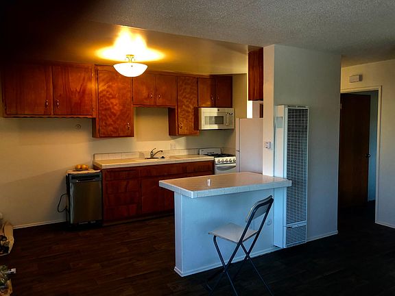 2nd image of 208 B Ave #C