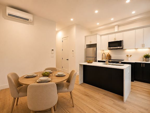 3rd image of 47 W 55th St #5B