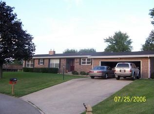 1208 Mary Dr, Mahomet, IL 61853