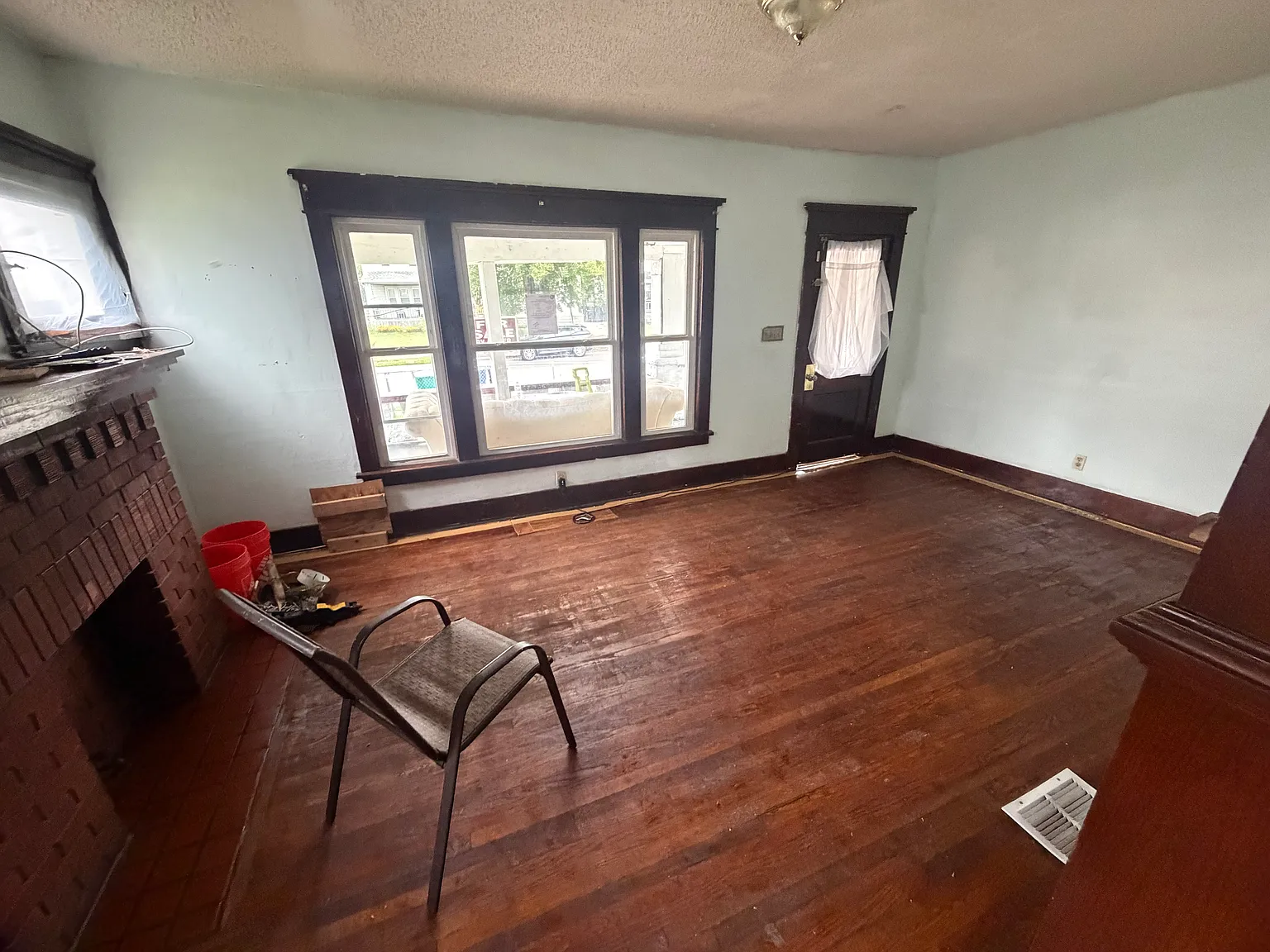 3 bed, 1285 sqft, $1,200 — Photo 2