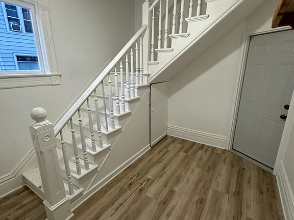 3rd image of 510 Mather St #3