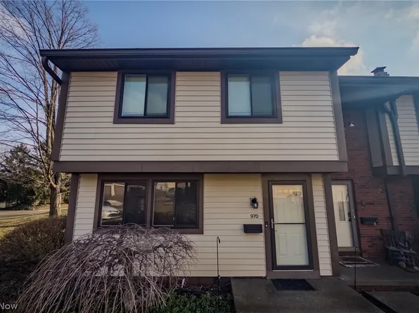 970 Hampton Ridge Dr, Akron, OH 44313