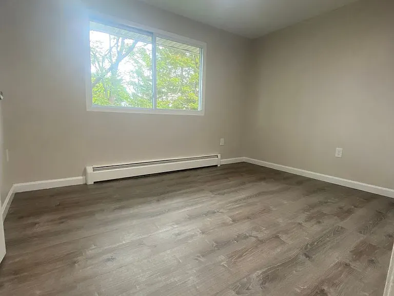 Hildreth Apartments — Photo 9