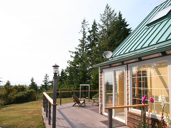 Sun Room with View