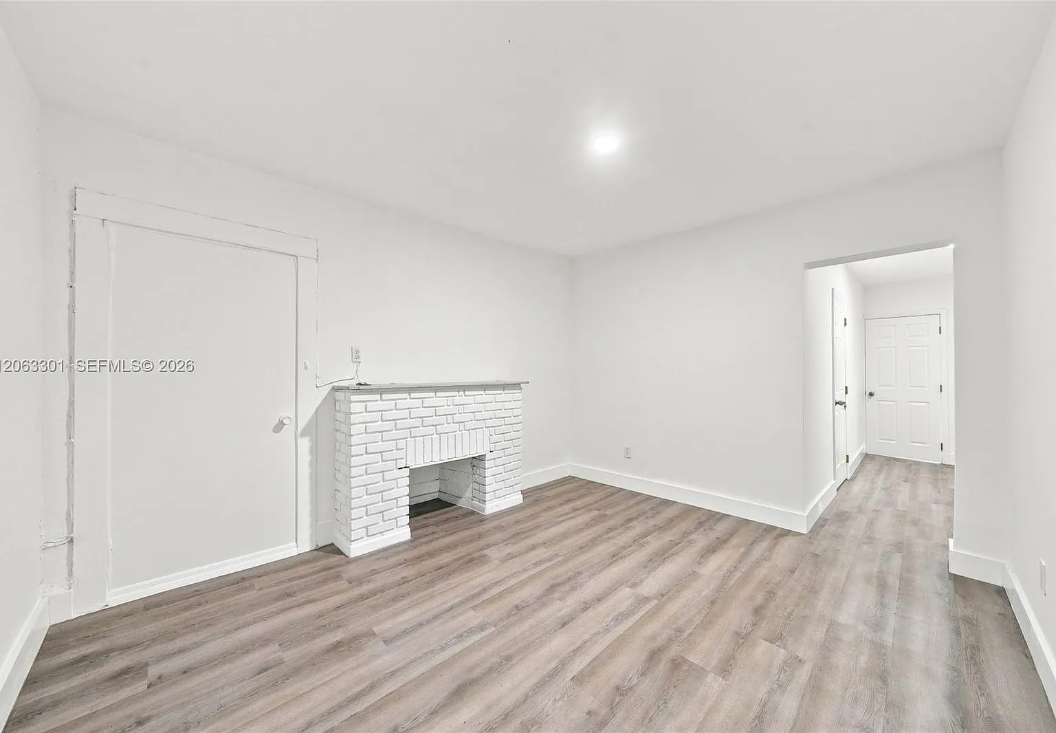 3 bed, $2,850 — Photo 2