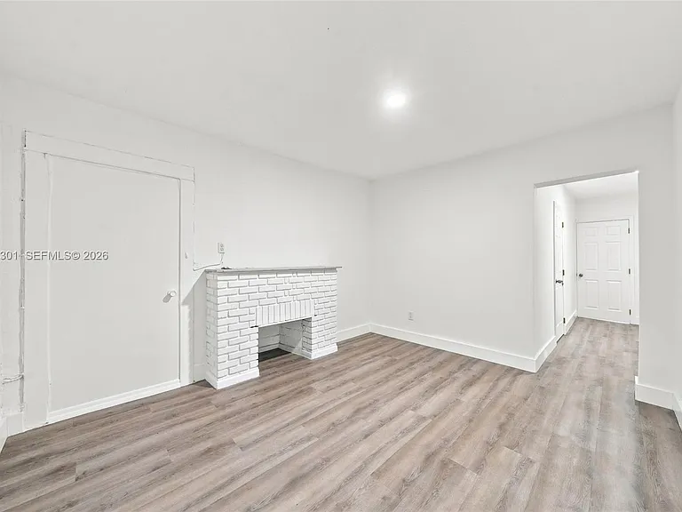 110 NW 9th Ave #1 — Photo 4