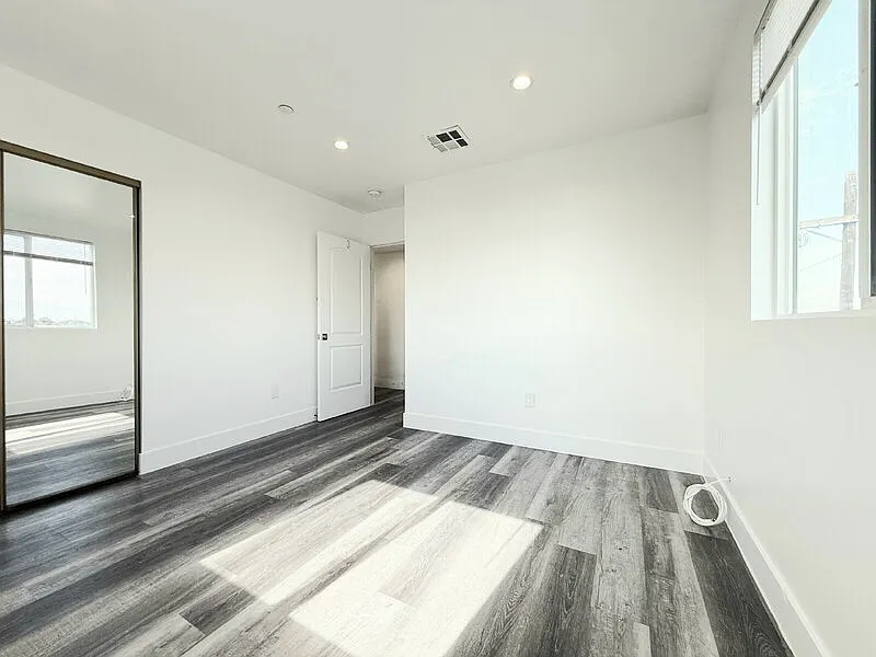 1 bed, $900 — Photo 4