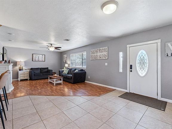 5th image of 2742 S Sandwood Ave