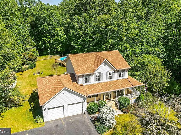 4th image of 105 Aspen Woods Dr