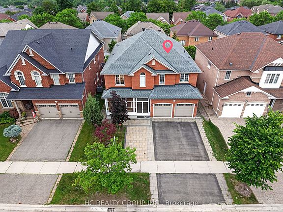 2nd image of 21 Wolf Trail Cres