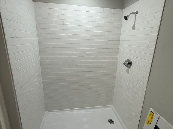 4th image of 6 Weld Ave #1