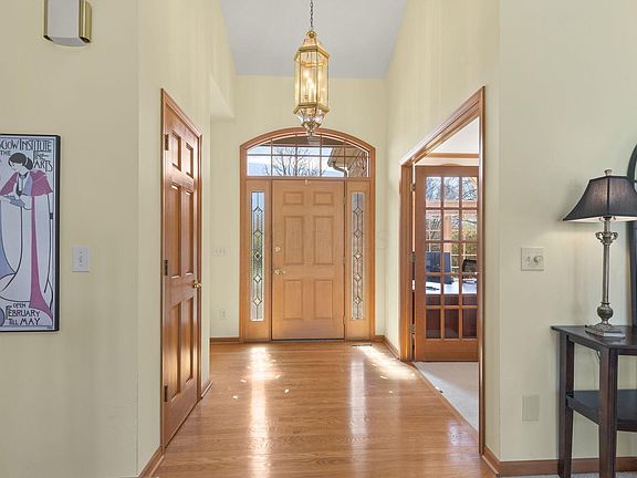 3rd image of 503 Bellfrey Dr