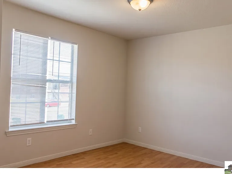 413 Brittney Way #C — Photo 6