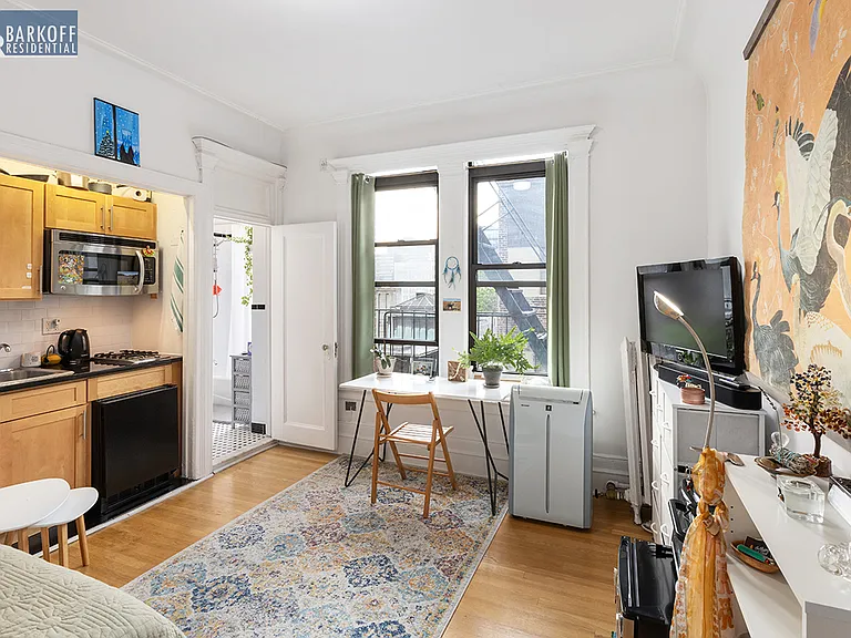 105 E 15th St #87 — Photo 3