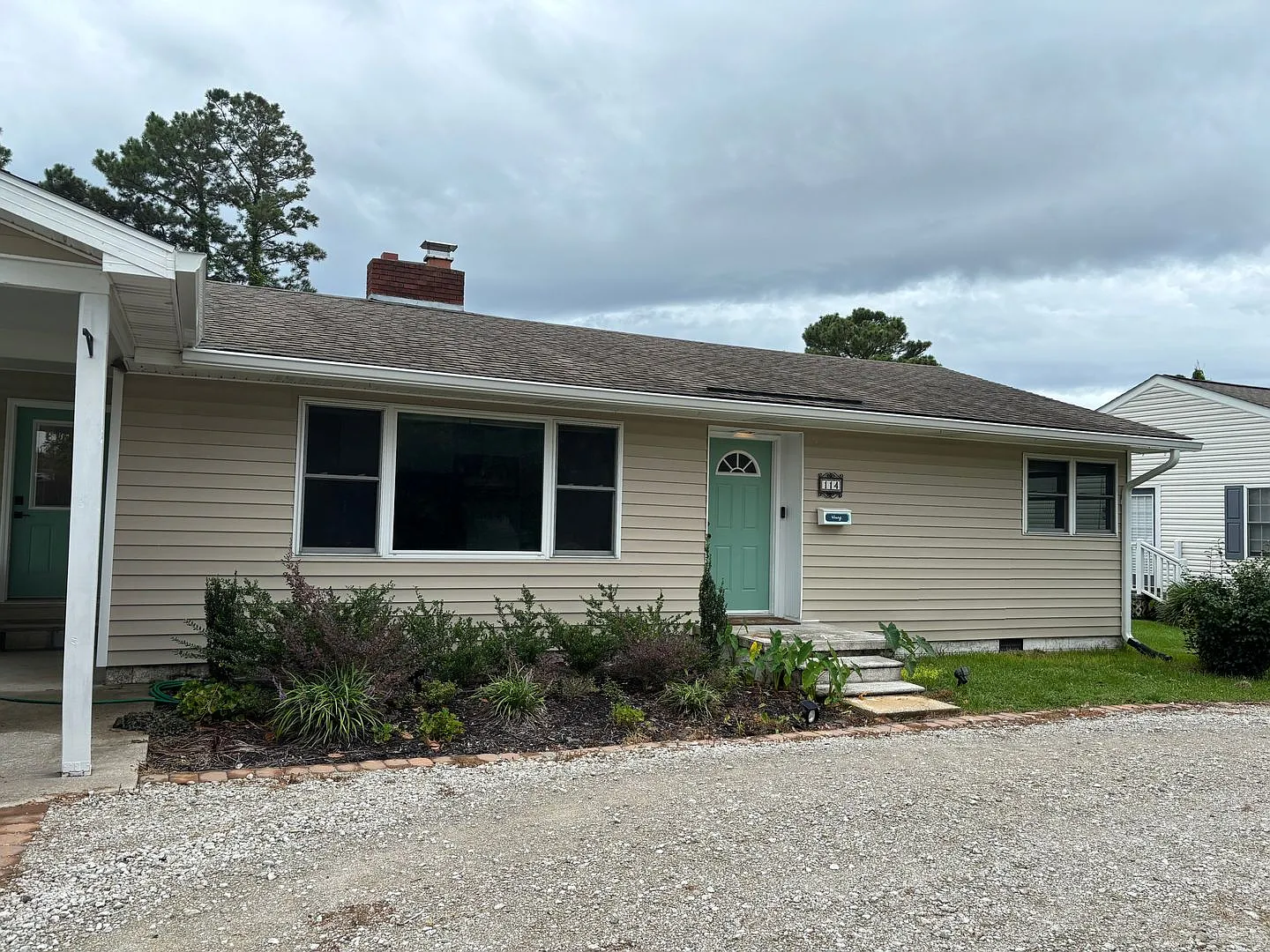 Updated 2 bedroom with Bonus room home in Beaufort — Photo 2
