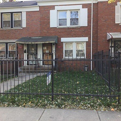 2nd image of 727 E 105th St
