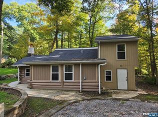 32 Park Drive, West Milford, NJ 07480