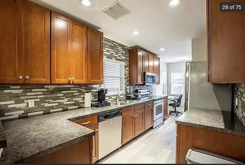 3 bed, 2.5 bath, 1518 sqft, $3,400 — Photo 4
