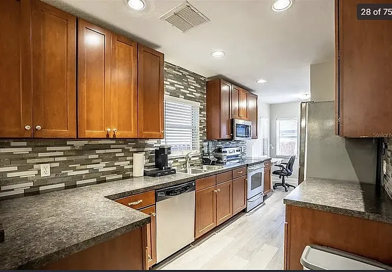 2132 W Spruce St — Photo 4
