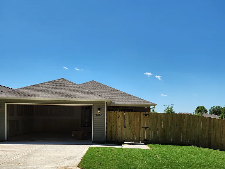 2448 N Raven Ln — Photo 3